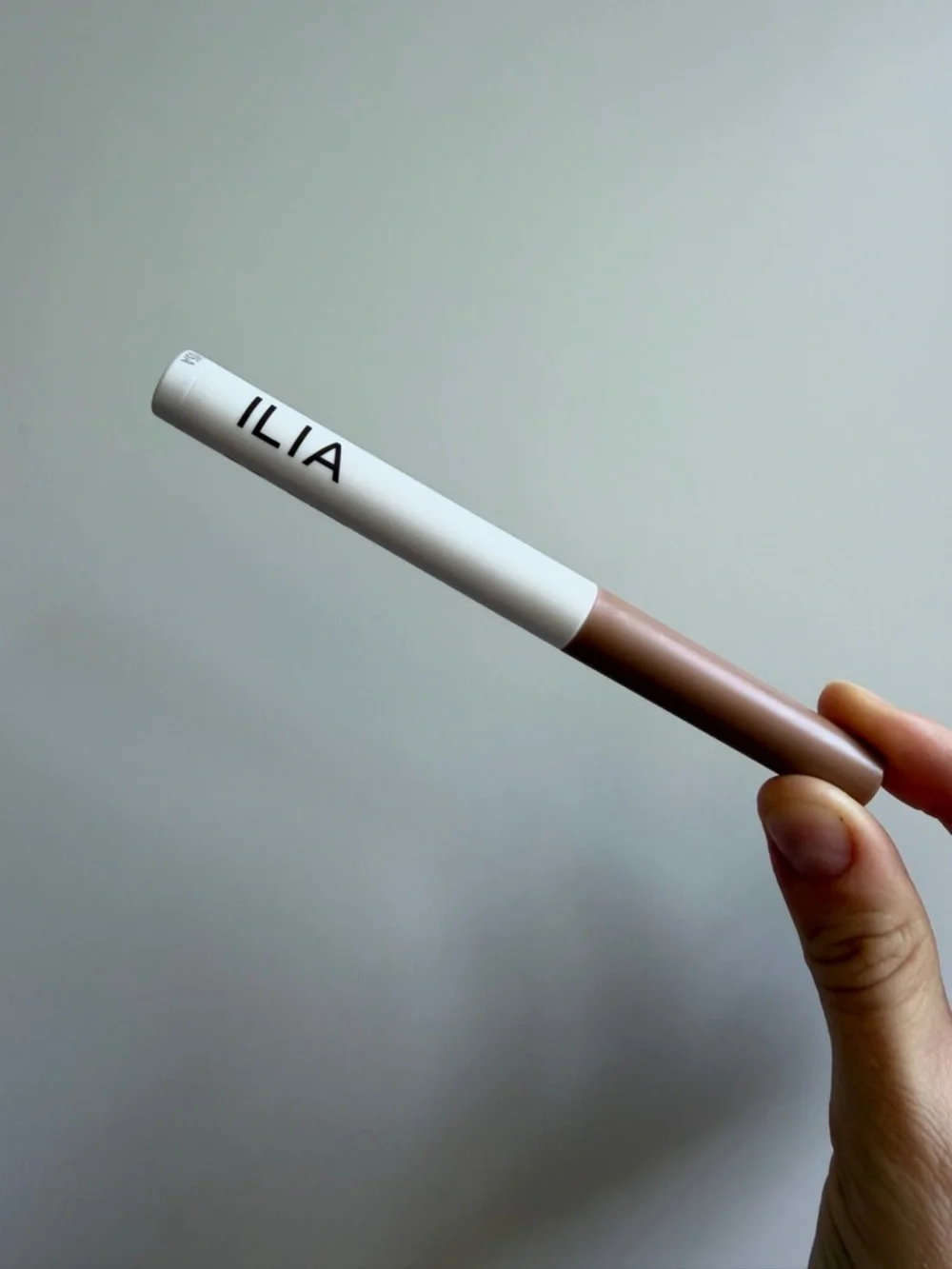 ILIA award winning eye stylus shadow stick in FAUN — Matte Soft Nude Brown